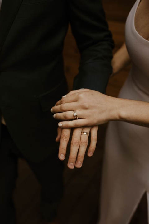 Mách bạn cách chọn nhẫn đôi vàng tây đẹp cho các cặp đôi - Những lưu ý cần nắm khi mua trang sức đôi